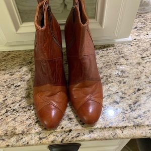 Frye  ladies heeled booties